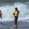 Nora shorebreak en fond